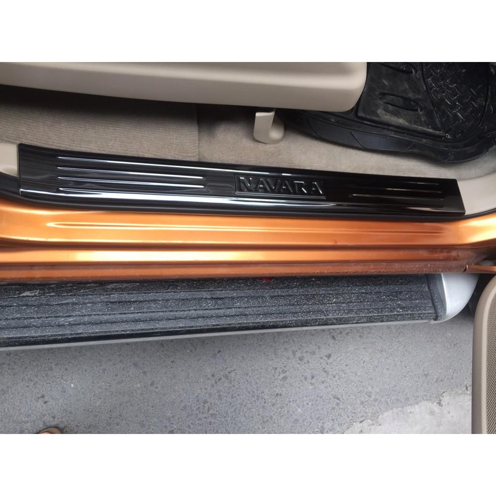 Bộ ốp bậc trong titan xe Navara cao cấp, bộ 4 chi tiết