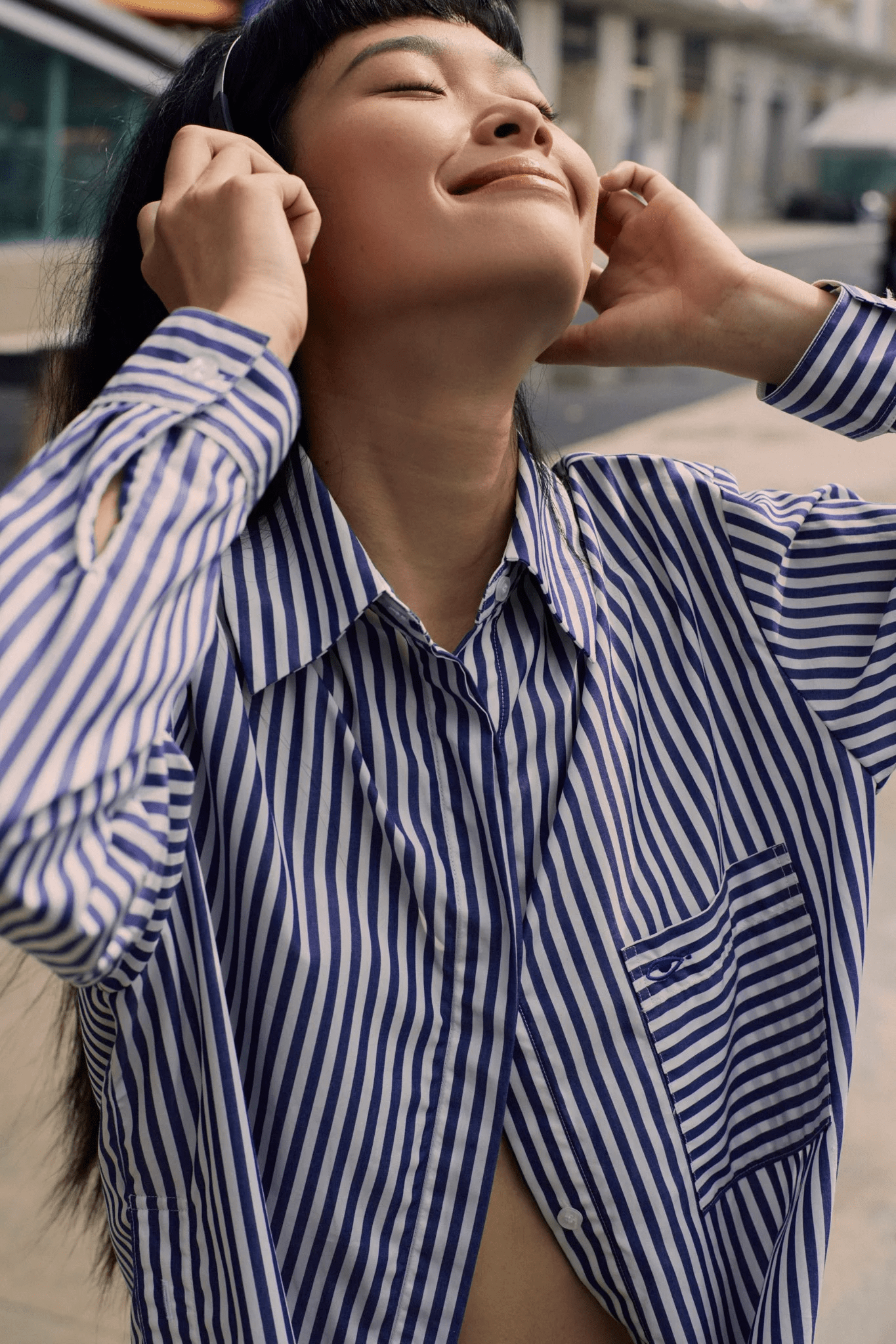 TheBlueTshirt - Áo Sơ Mi Nữ Phom Rộng Sọc Xanh Dương Đậm - Office Life Oversized Pocket Shirt - Bold Stripe