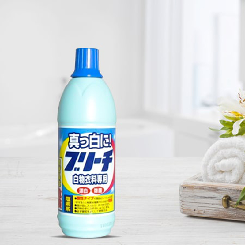 Nước tẩy quần áo ROCKET 600ml - Làm sạch vết ố trên quần áo