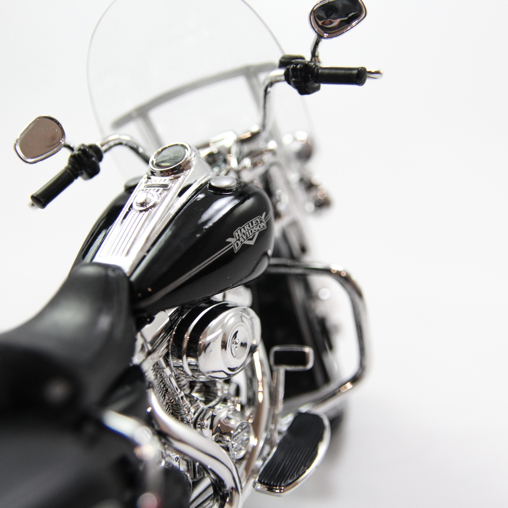 Mô Hình Xe Harley Davidson 2013 FLHRC Road King Classic Black 1:12 Maisto MH - 32322