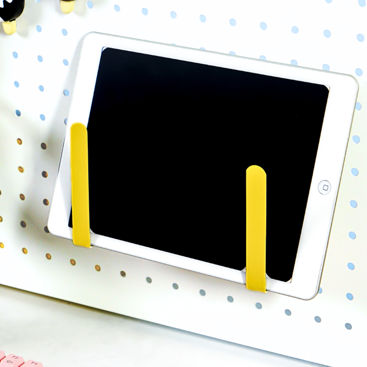 Móc treo kim loại Dola Home để đầu máy hút bụi, Ipad, máy tính bảng, sách, đồ dùng gia đình phụ kiện bảng Pegboard