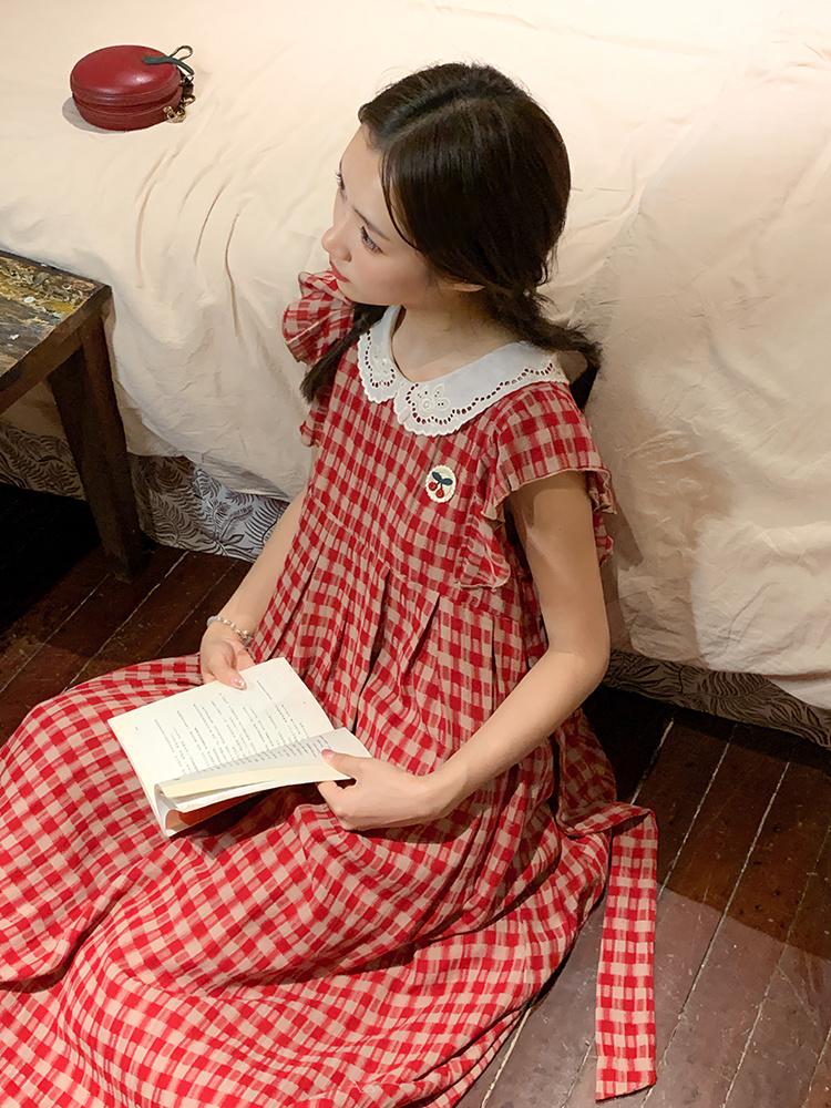 CHENGRUI Vintage búp bê cổ cherry thêu đầm mùa hè 2023 lỏng lẻo ngọt ngào thiết kế cảm giác váy sọc đỏ