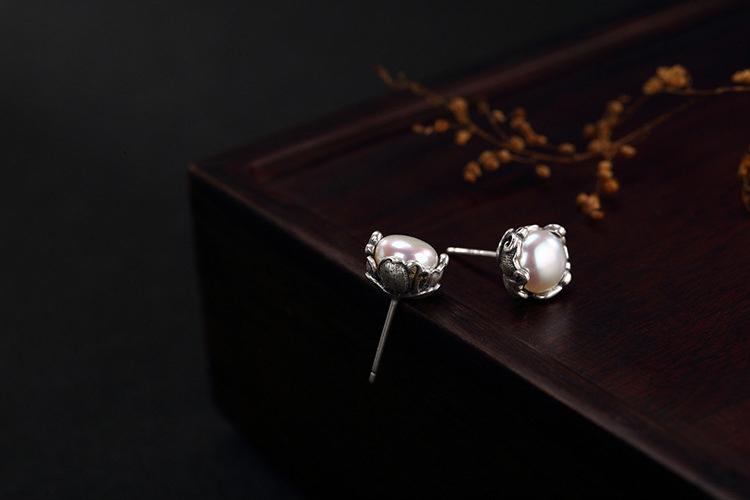 Bông tai ngọc trai nước ngọt hình nụ hoa