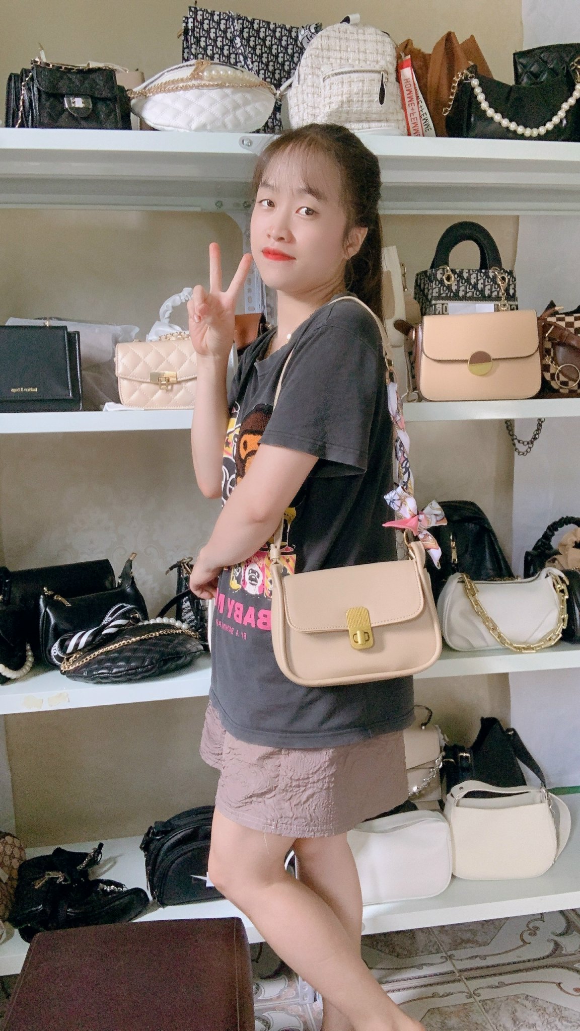Túi xách nữ da mềm size 20 khóa xoay, dây da phối dây xích kèm khăn lụa