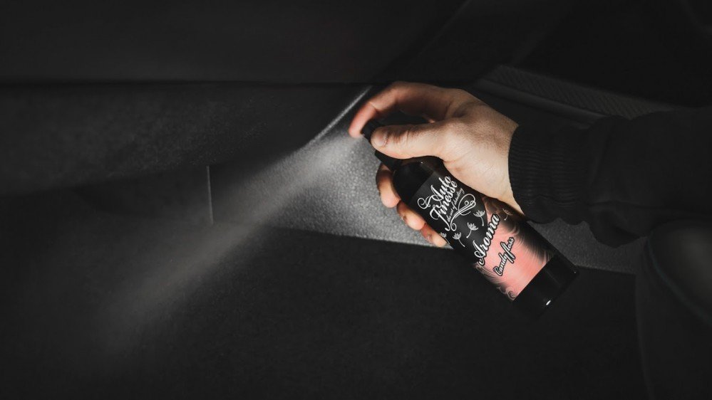 Aroma spray 250ml- Nước hoa, phun vào thảm xe dưới chân Auto Finesse