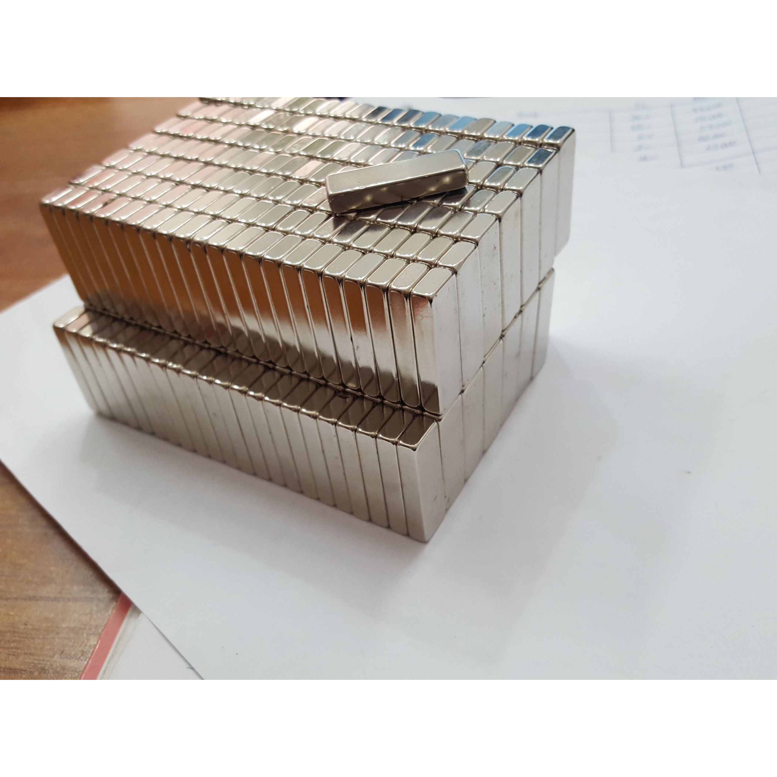 Nam châm viên trắng 30x10x5mm