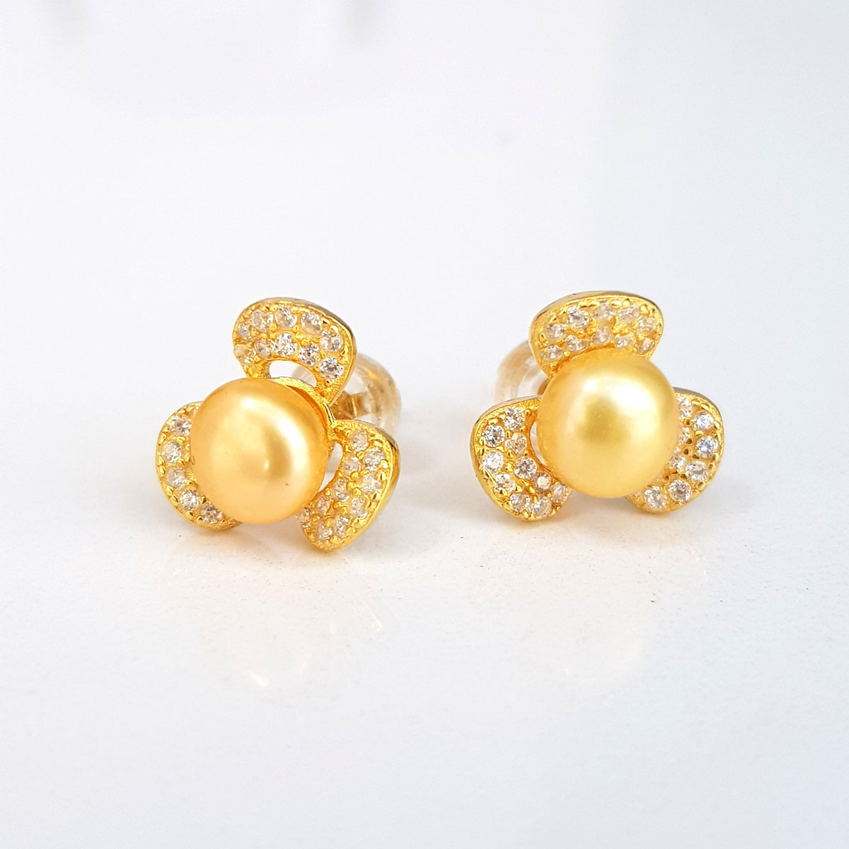 Bông Hoa Khuyên Tai Nữ - Kiểu Nụ - Cỏ Ba Lá Thanh Lịch Sang Trọng - Trang Sức Cô Tấm - TRIFOLIUM PEARL (7ly) - Đế Bạc S925 Silicol Nạm Ziconia