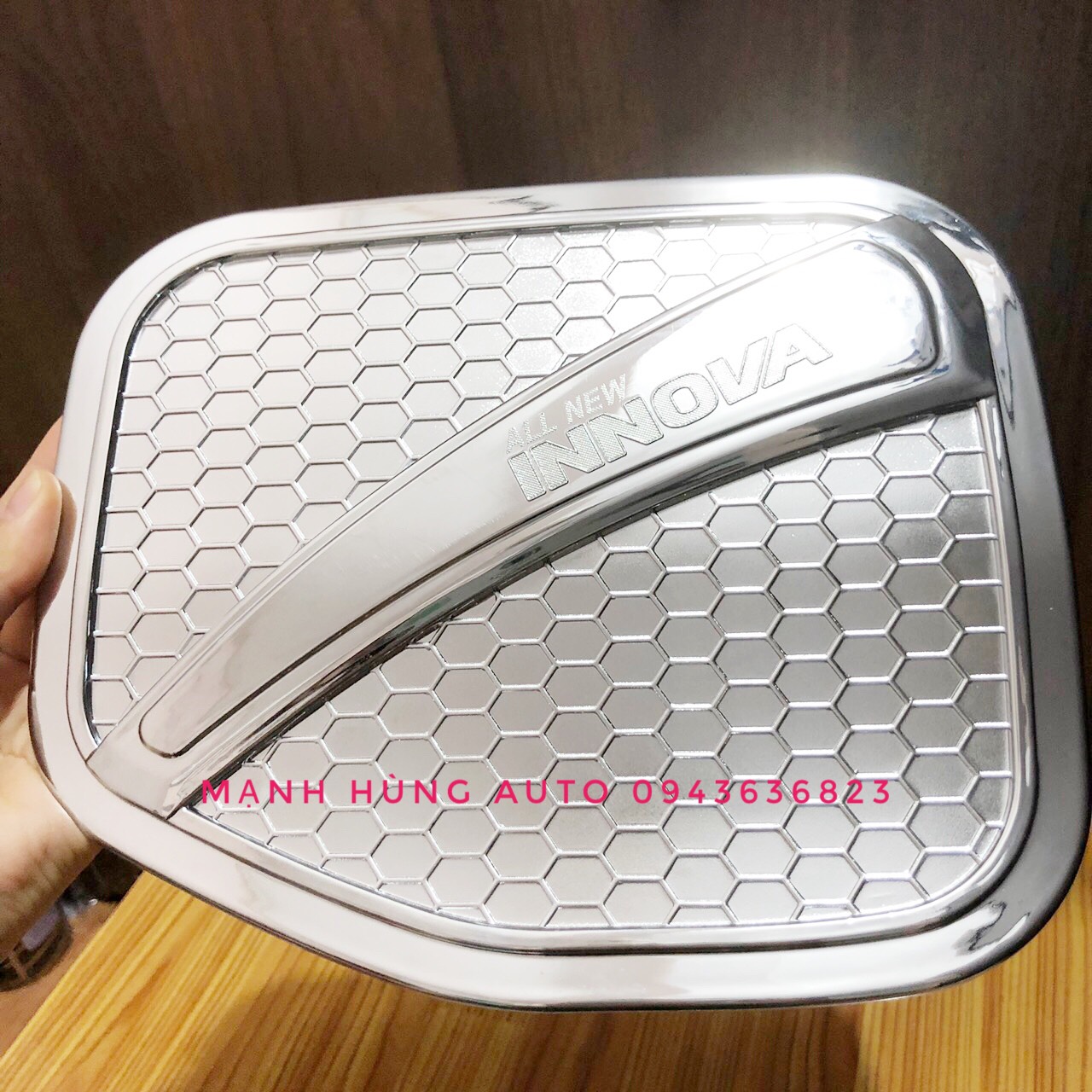 Ốp Nắp Bình Xăng INNOVA 2020-2021 Mạ Crom