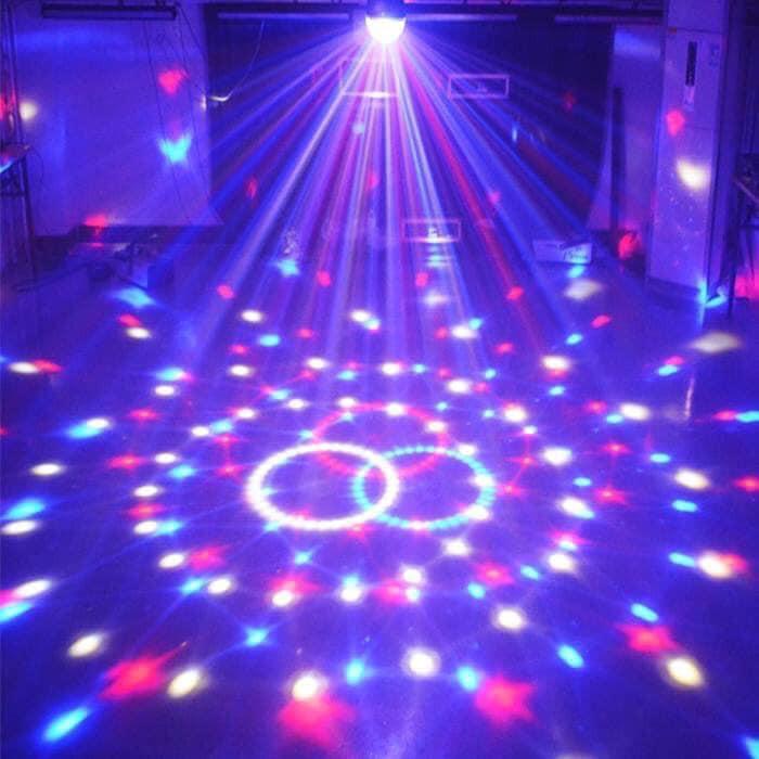 Đèn LED Quả Cầu Cảm Ứng Xoay Pha Lê 7 Màu Nháy Theo Nhạc