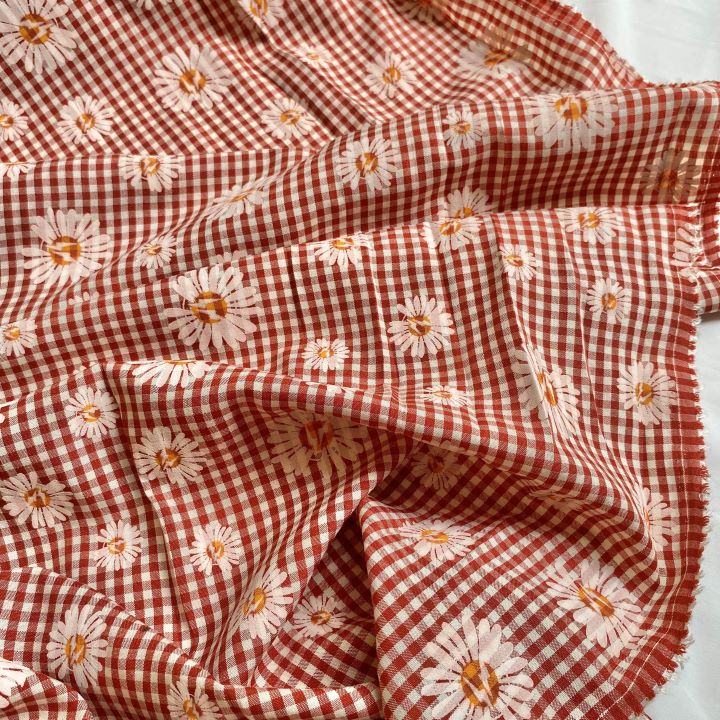 Vải Thô Cotton Pha Đỏ Hoa Cúc Sơn Khổ 1m46 - Không Co Giãn - May Đầm, Áo Kiểu, Đồ Bộ, Đồ Trẻ Em