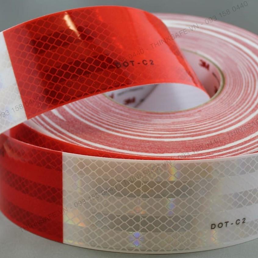 Băng keo phản quang 3M 983 phản quang theo cấu trúc kim cương, bền đẹp, màu trắng đỏ