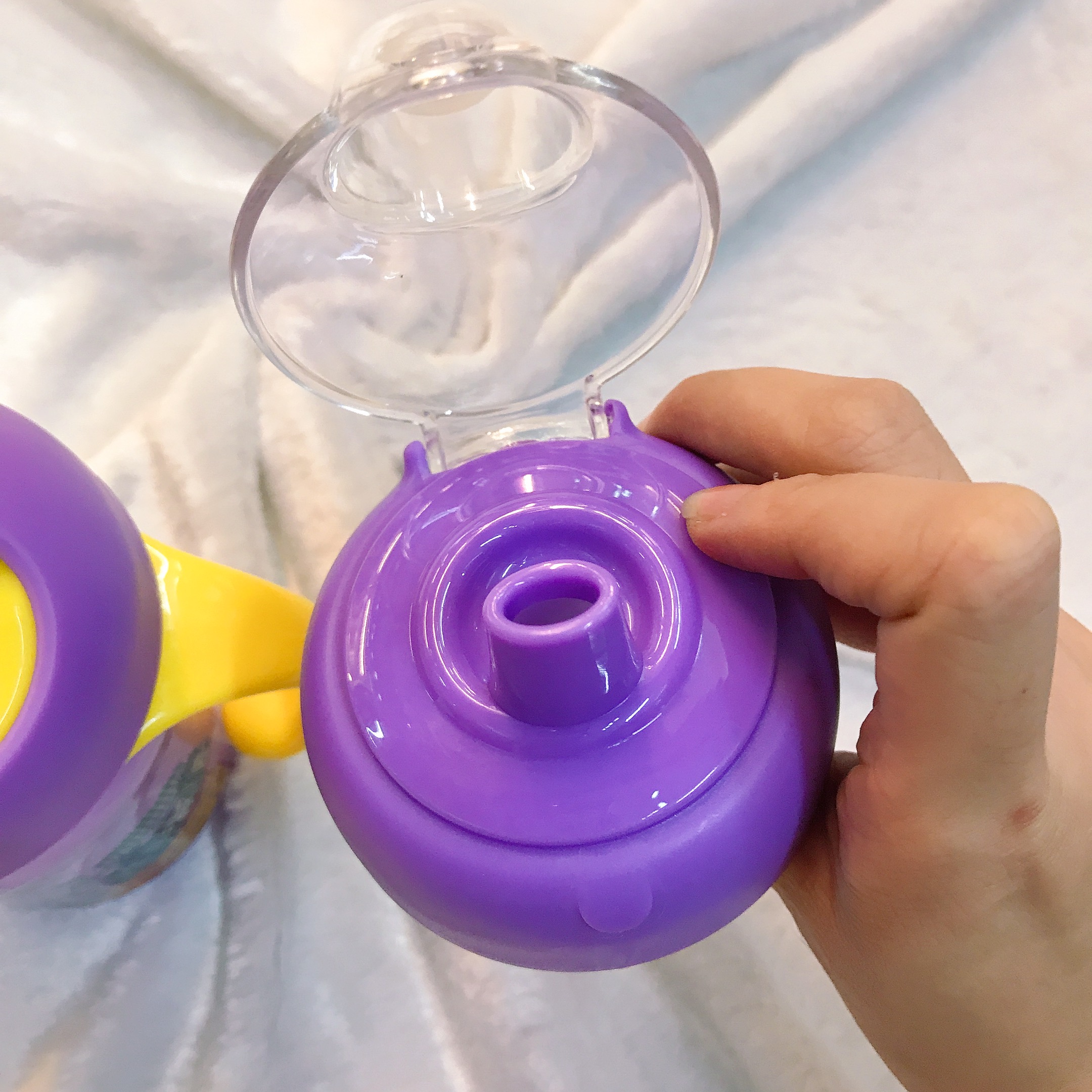 Bình nước giữ nhiệt 2 quai cầm kèm 2 nắp thay hình xe lửa Thomas and Friends màu tím cho trẻ em, bé trai  - TM4506-T