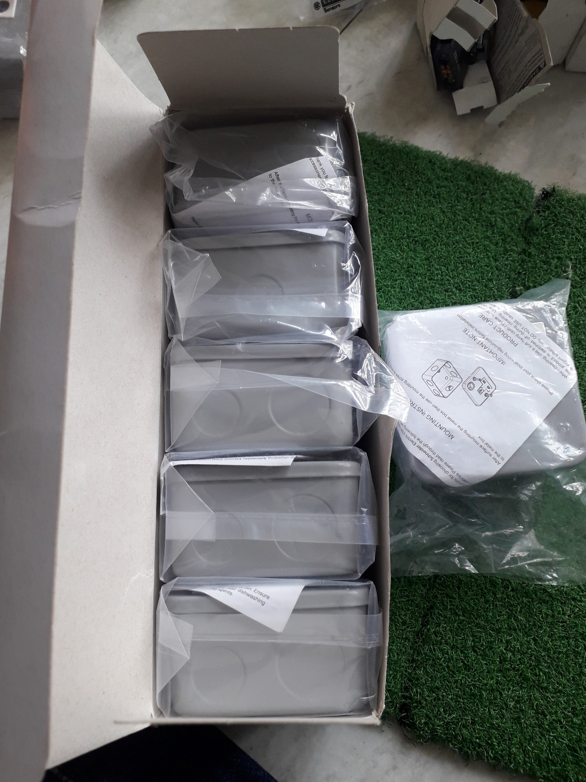 Công tắc ổ cắm EMS15-15 13A Series S30 Schneider