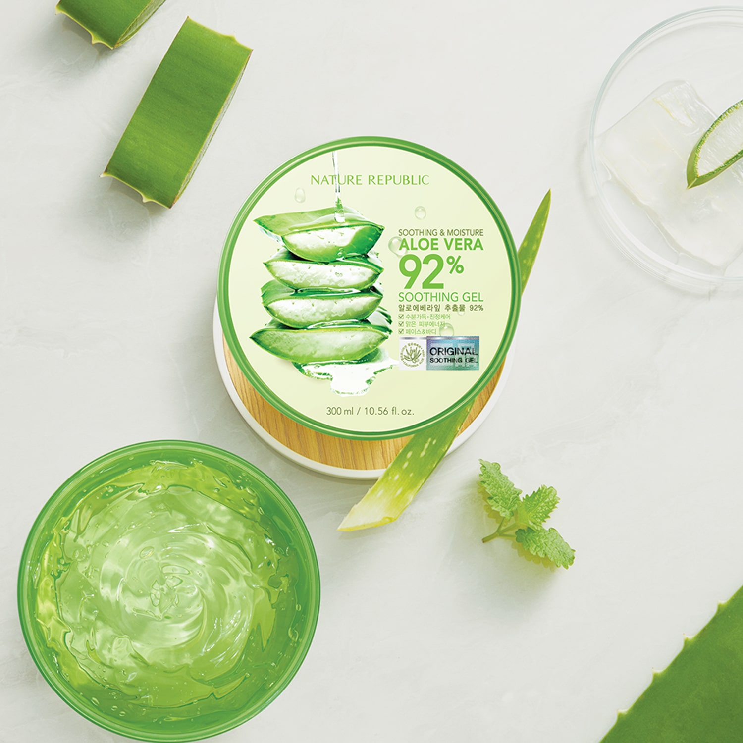 Gel Dưỡng Ẩm Nature Republic Chiết Xuất Lô Hội Soothing & Moisture Aloe Vera 92% Soothing Gel 300ml