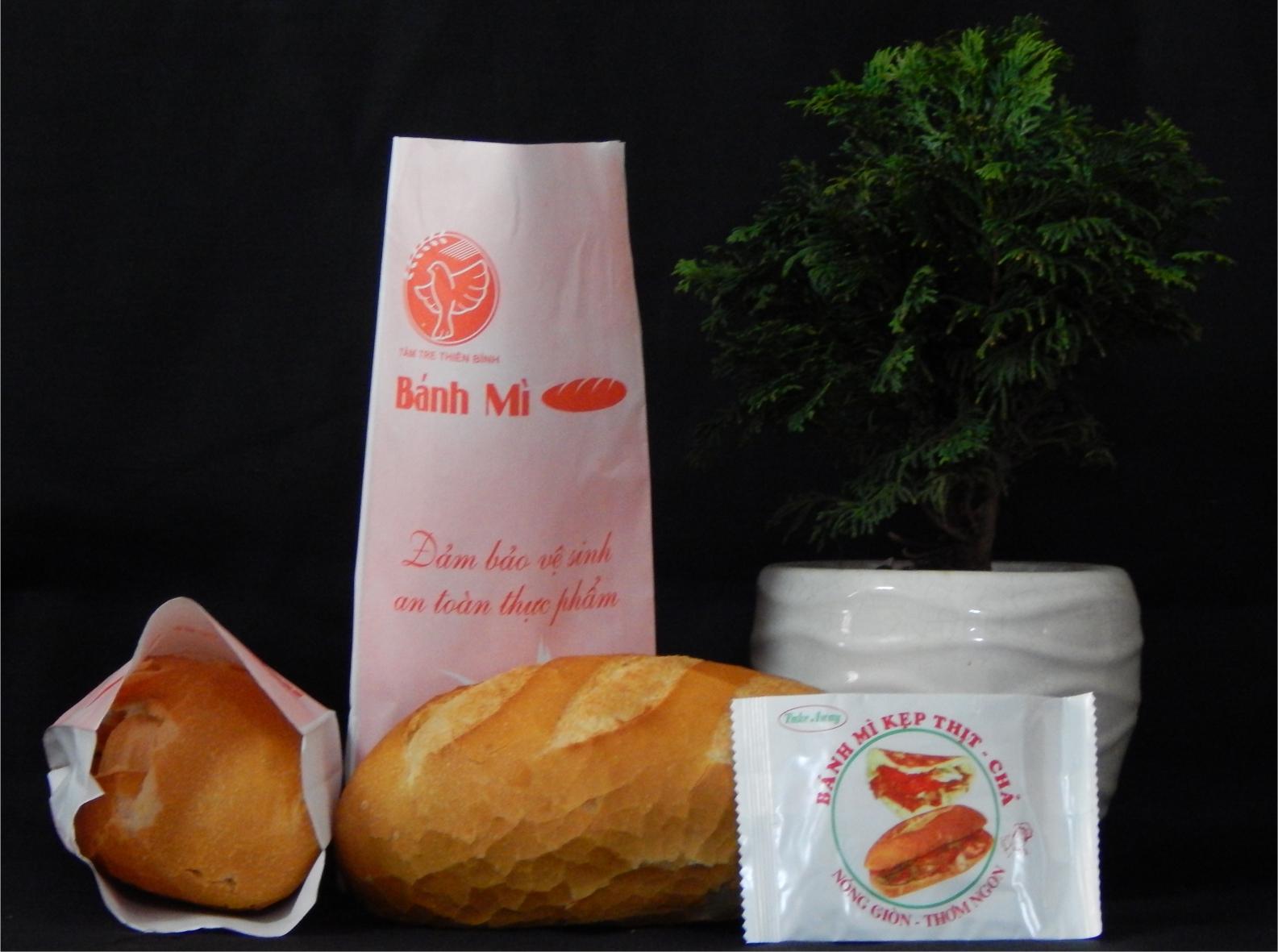 500 túi giấy đựng bánh mì ( giao màu ngẫu nhiên)