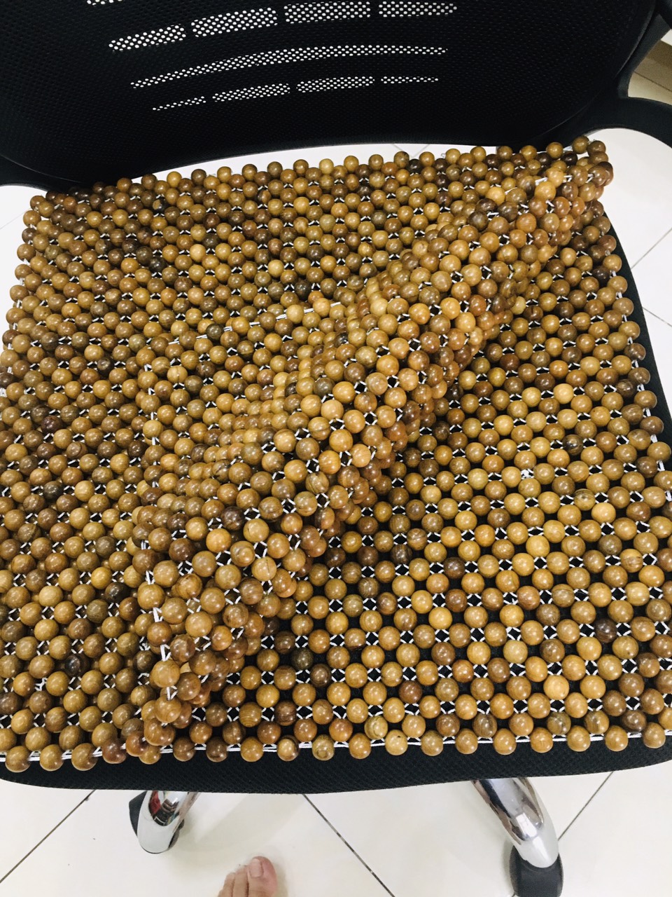 Lót ghế ô tô hạt gỗ Bách Xanh