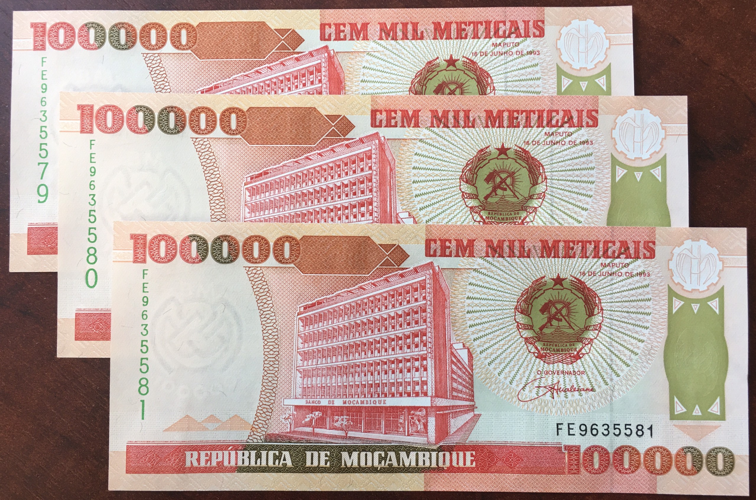 Tiền Xưa Mocambique 100,000 Meticais 1993 [Tiền Xưa Sưu Tầm]