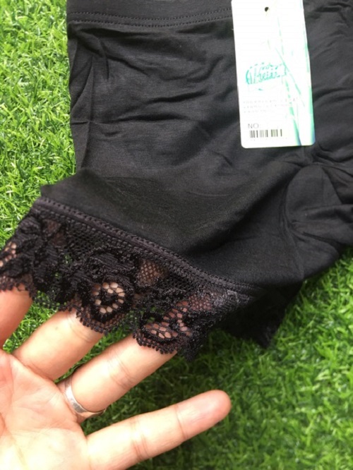 Quần mặc trong váy cotton chân ren