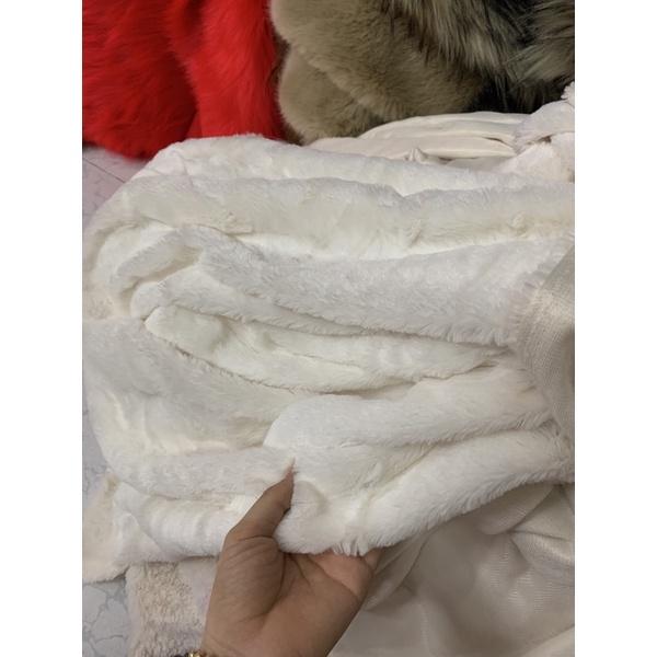 Thảm lông màu Trắng Kem lông ngắn mịn cao cấp