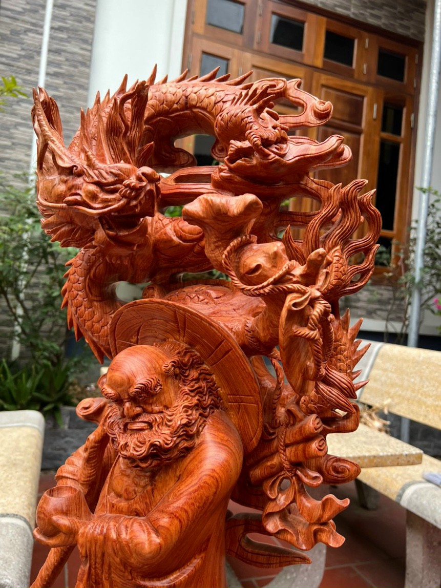 Tượng đạt ma sư tử thuần phục nghê long bằng gỗ hương đá đẹp long lanh kt cao 1m20×38×19,9cm