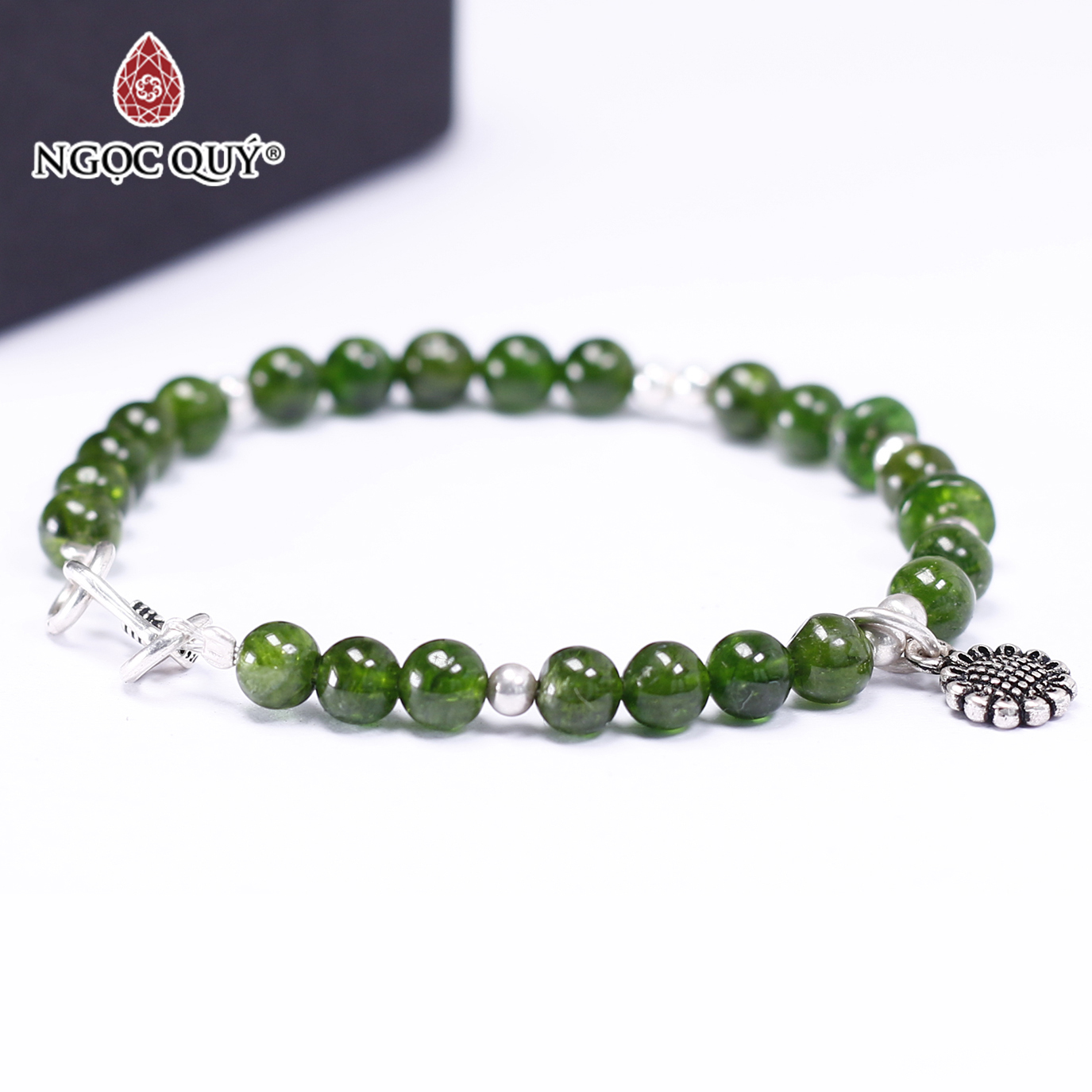 Vòng tay đá Diopside phối charm hoa hướng dương size hạt 5mm mệnh hỏa, mộc - Ngọc Quý Gemstones