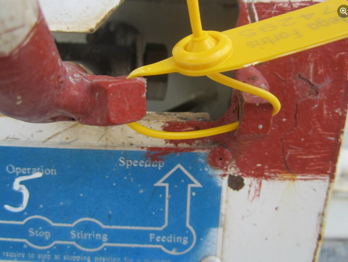 Niêm phong xe bồn bê tông, kẹp chì niêm phong. 100 chiếc seal nhựa khoá kim loại dài 30cm