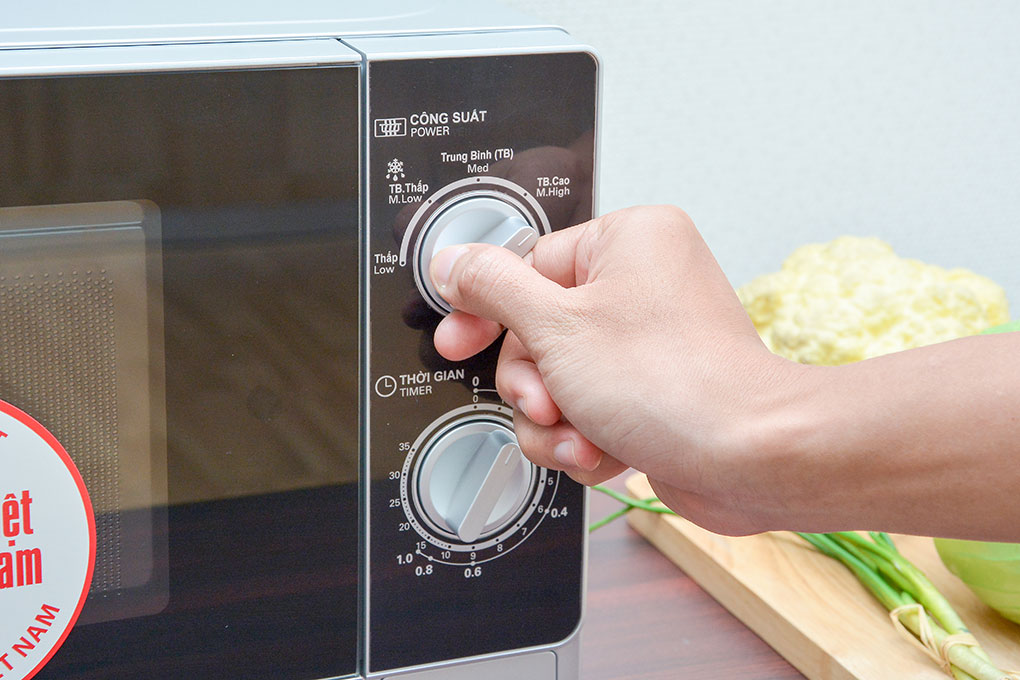 Lò Vi Sóng Sharp R-205VN 20 Lít - Hàng Chính Hãng - Chỉ Giao Hà Nội