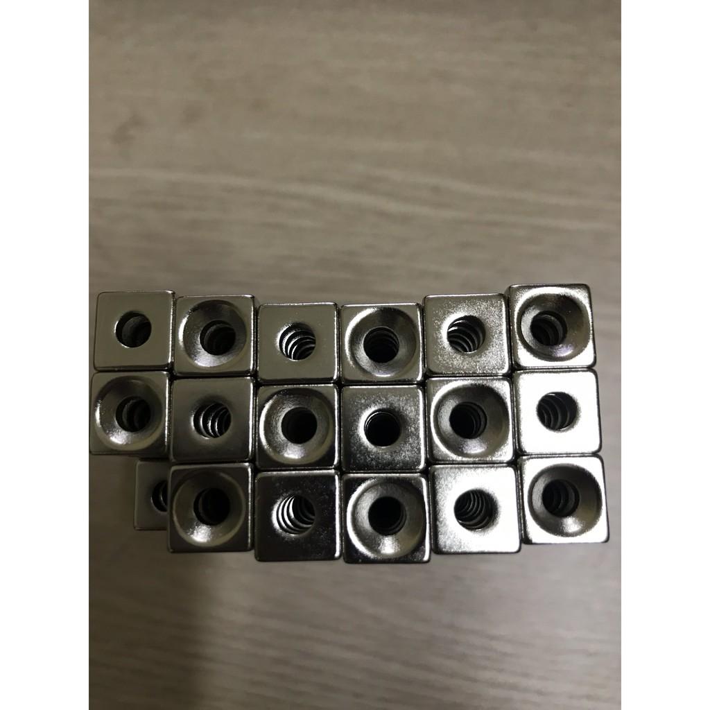 NAM CHÂM VIÊN 10X10X4 LỖ VÁT 4