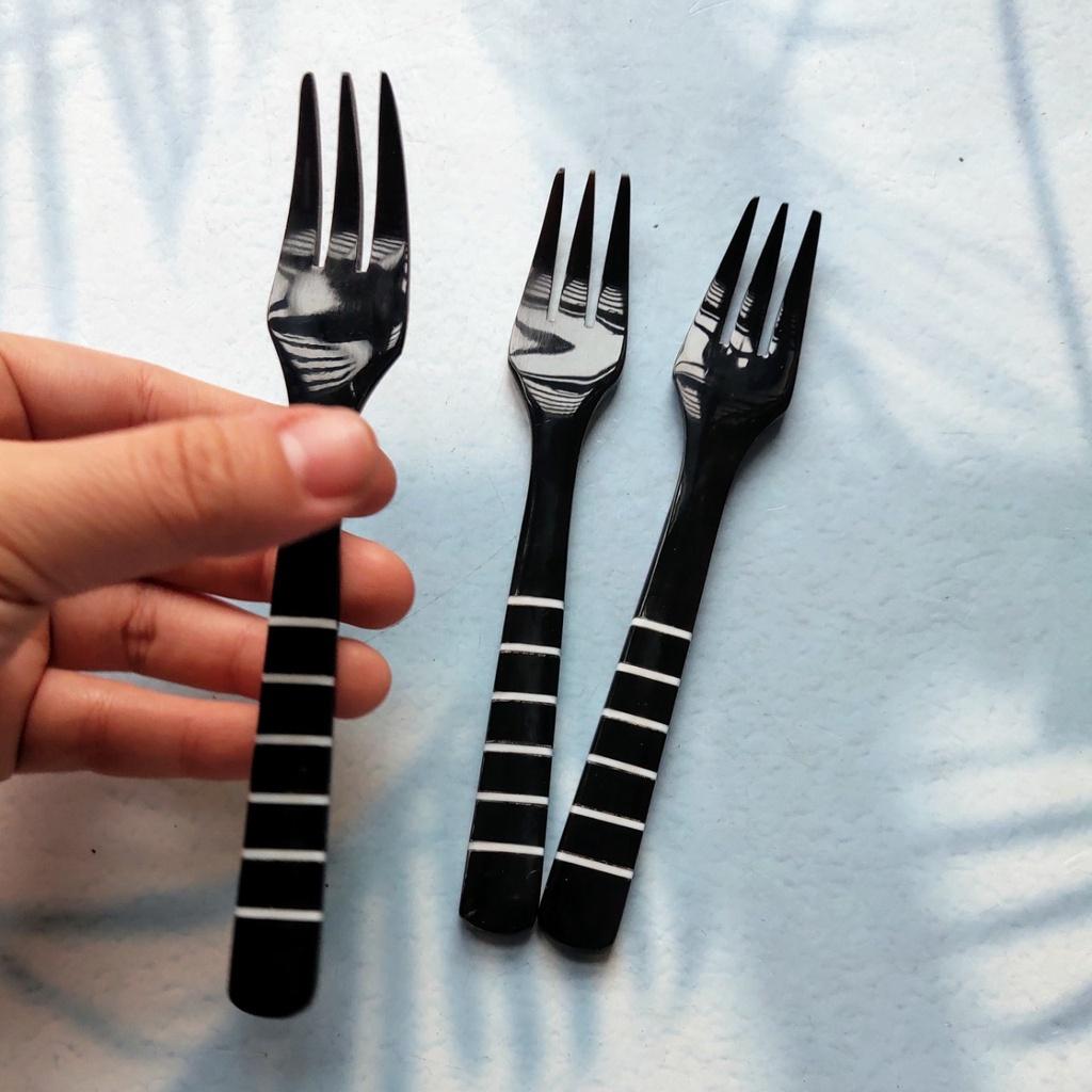 DĨA /NĨA SỪNG ĐEN 14CM, DĨA XIÊN HOA QUẢ,SALAD, CHỤP ẢNH TRANG TRÍ