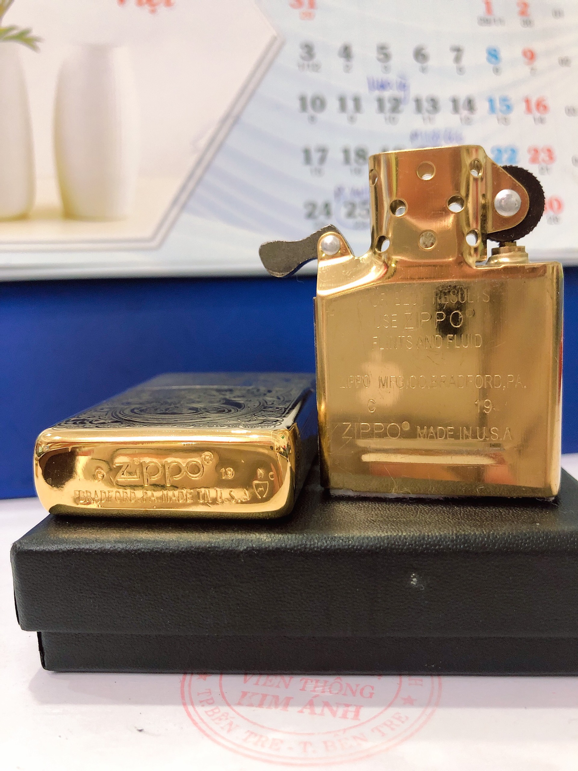 BẬT LỬA Zippo Khắc Chìm 5 Mặt Tỳ Hưu ( KỲ LÂN) - MÀU VÀNG - RUỘT VÀNG