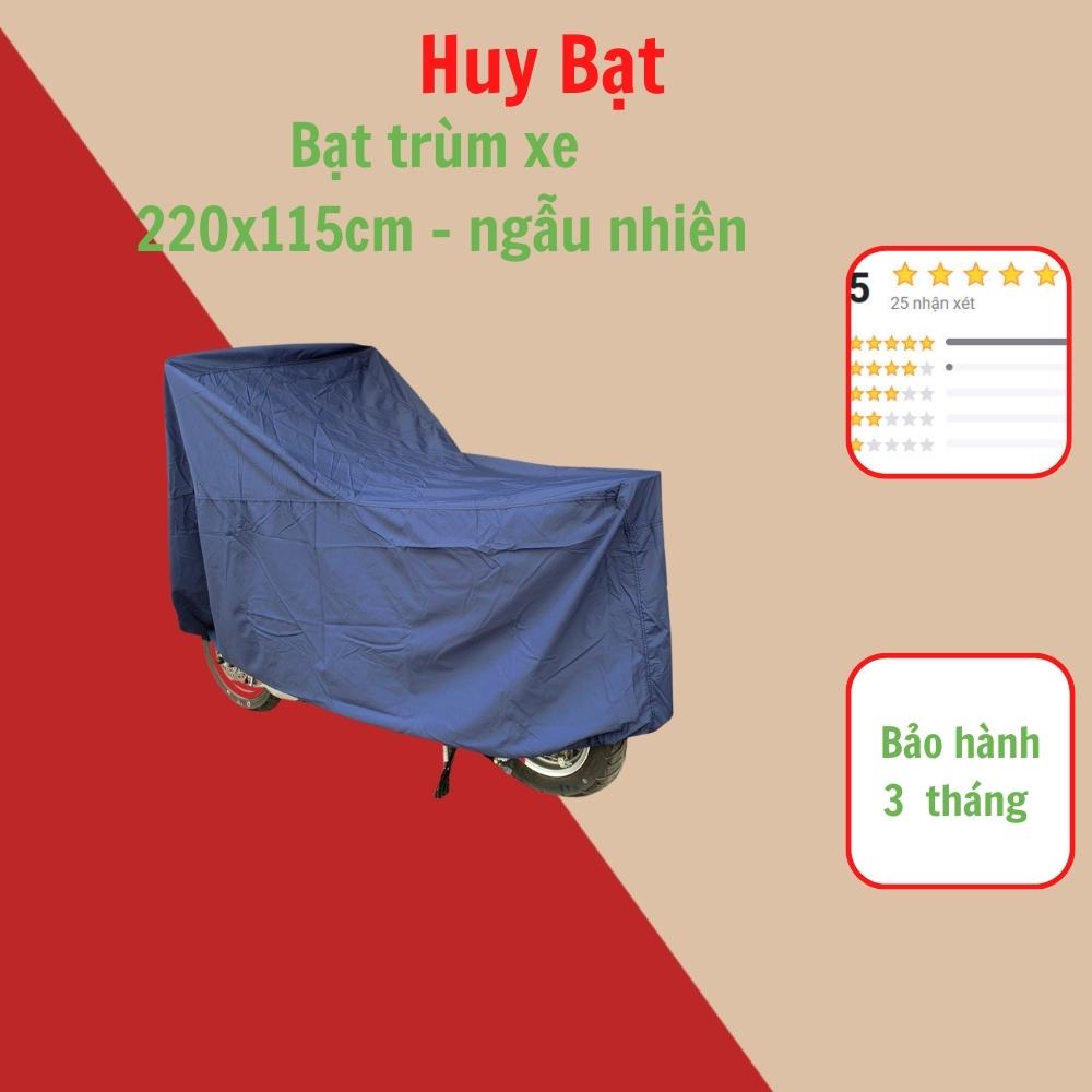 BẠT TRÙM  TẤM PHỦ TẤT CẢ CÁC LOẠI XE MÁY KÍCH THƯỚC 220x115cm , LÀM TỪ VẢI DÙ 2 DA CAO CẤP ,BỀN ,ĐẸP , CHỐNG MƯA , NẮNG ,BẢO VỆ CHIẾC XE MÁY CỦA BẠN , NGOÀI RA CÒN DÙNG ĐƯỢC ĐỂ TRÙM HÀNG HOÁ , CHỐNG TRỘM HIỆU QUẢ . – MÀU NGẪU NHIÊN