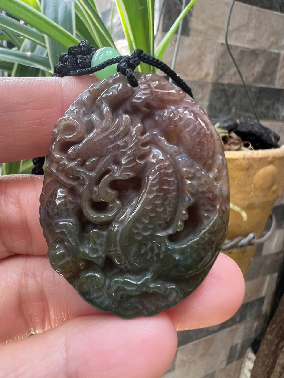 Mặt Dây Chuyền Oval Chạm Rồng Lượn Đá Casidon Size Ngang 46mm Dầy 7mm màu Hồng Xanh nhẹ đẹp ạ