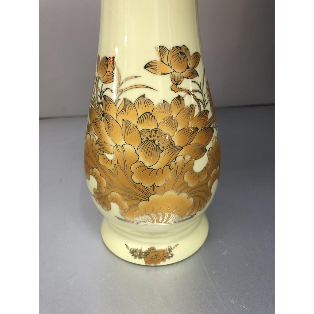 ĐÔI LỌ HOA THỜ BẰNG SỨ HOA SEN VÀNG TM121428