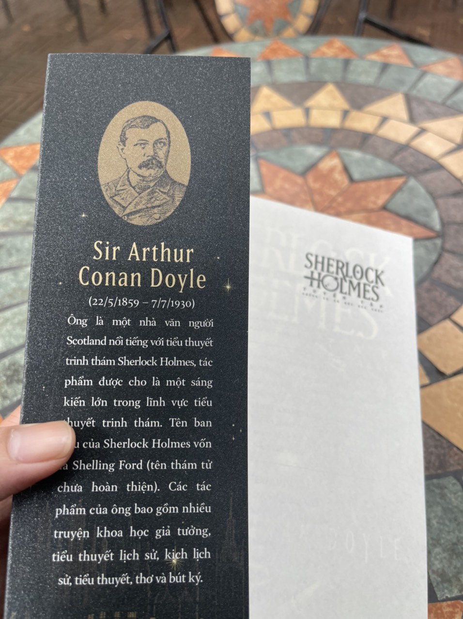 (Bìa mềm cán lấp lánh) SHERLOCK HOLMES TUYỂN TẬP– Arthur Conan Doyle- Xuân Sinh dịch – AZ Việt Nam -  NXB Dân Trí