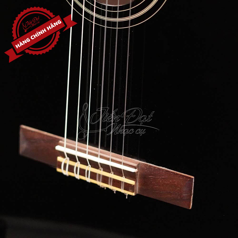 Đàn Guitar Classic Yamaha C40BL//02, Gỗ Vân Sam, Màu Đen Phủ Bóng, Xuất Xứ Indonesia - Hàng Chính Hãng