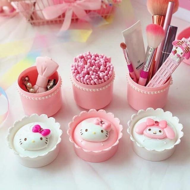 Hủ đựng tăm bông Hello kitty