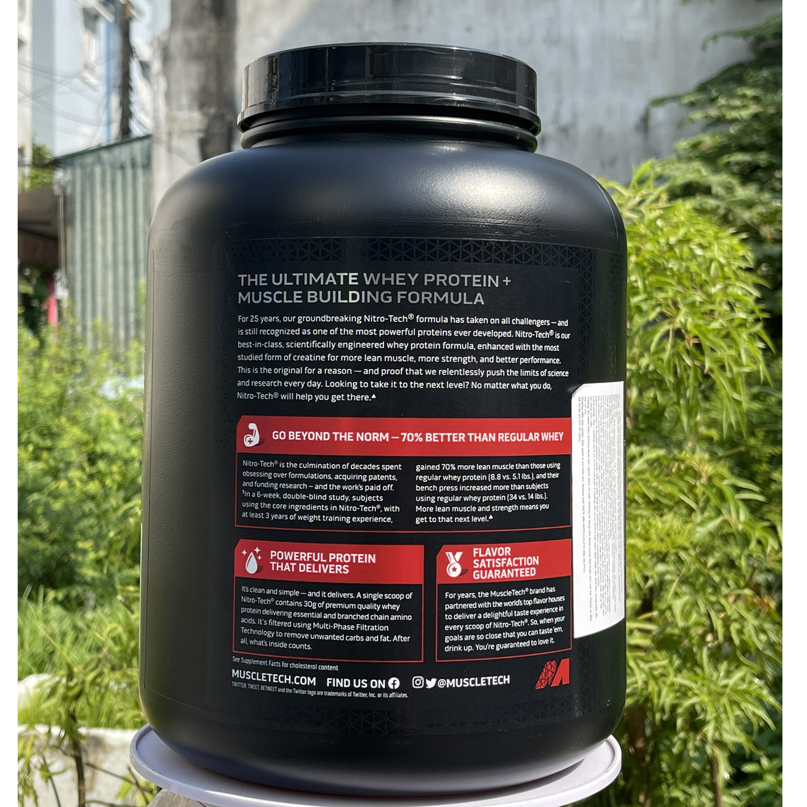 Combo Sữa tăng cơ cao cấp Whey Protein Nitro Tech của MuscleTech hộp 4 LBS hỗ trợ tăng cơ, giảm cân, đốt mỡ cho người tập GYM & Bình lắc 600 ml (Màu Ngẫu Nhiên)