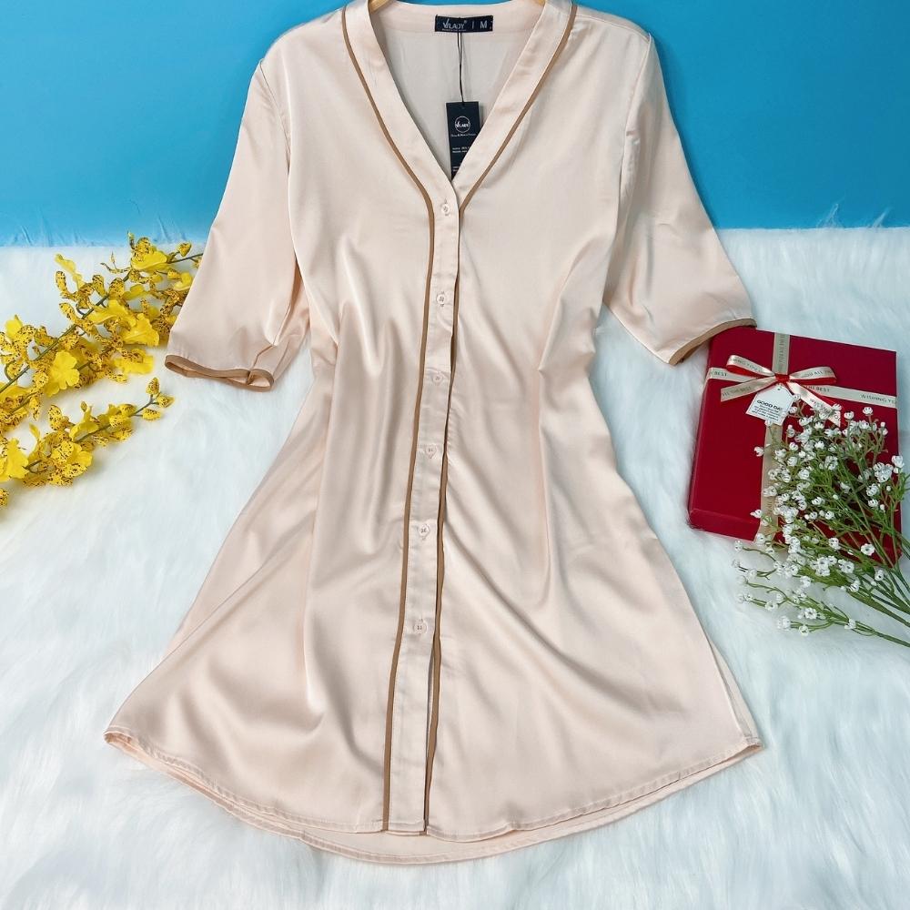 Váy ngủ nữ, váy lụa cao cấp VILADY - V119 kiểu cổ V tay lỡ phối viền màu San hô, chất liệu lụa Pháp ( lụa latin)