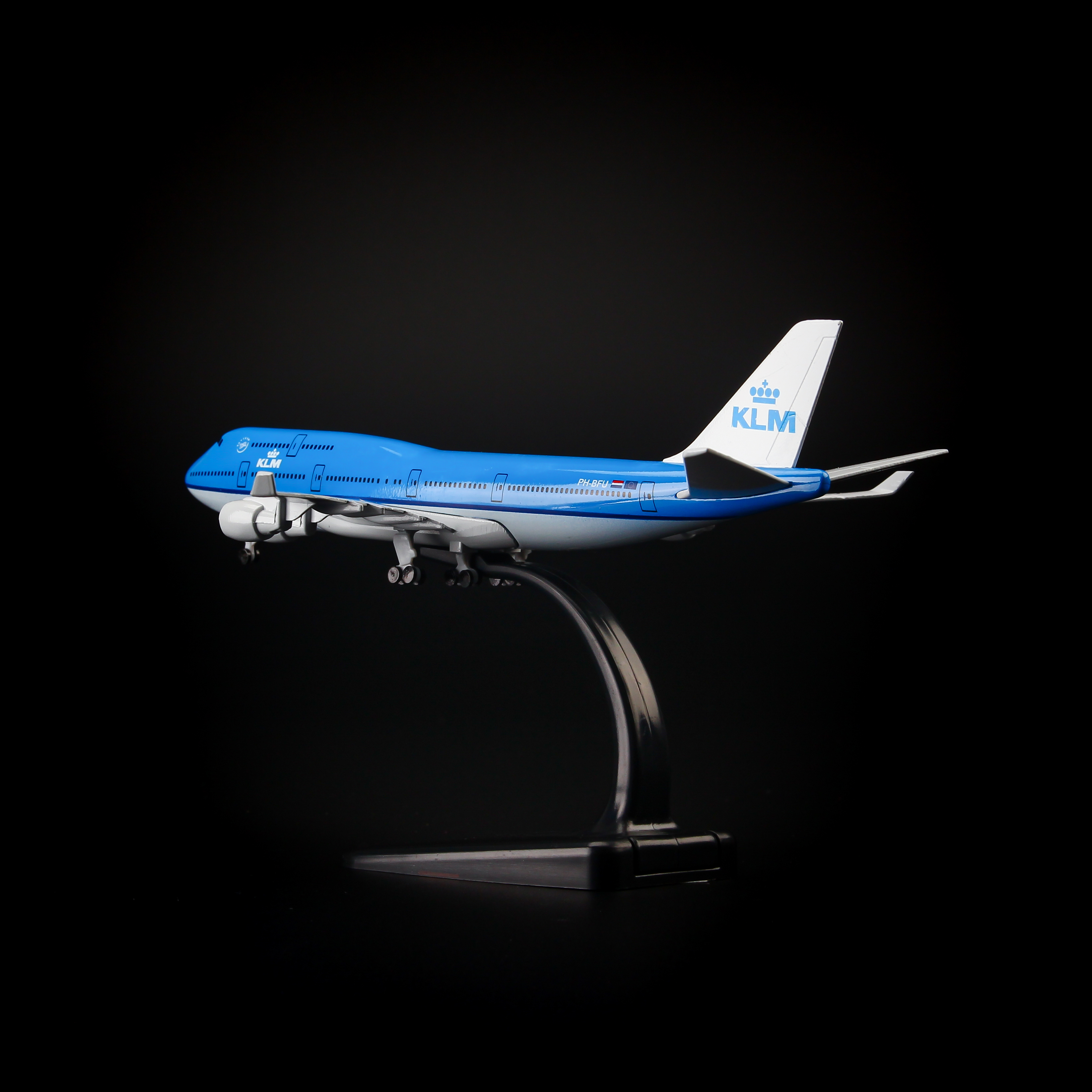 Mô hình máy bay KLM Airlines B747 20cm AMS20