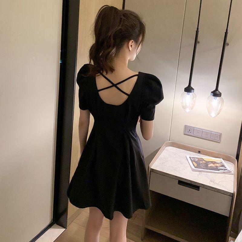 ĐẦM NỮ DÁNG SUÔNG ĐAN CHÉO DÂY LƯNG