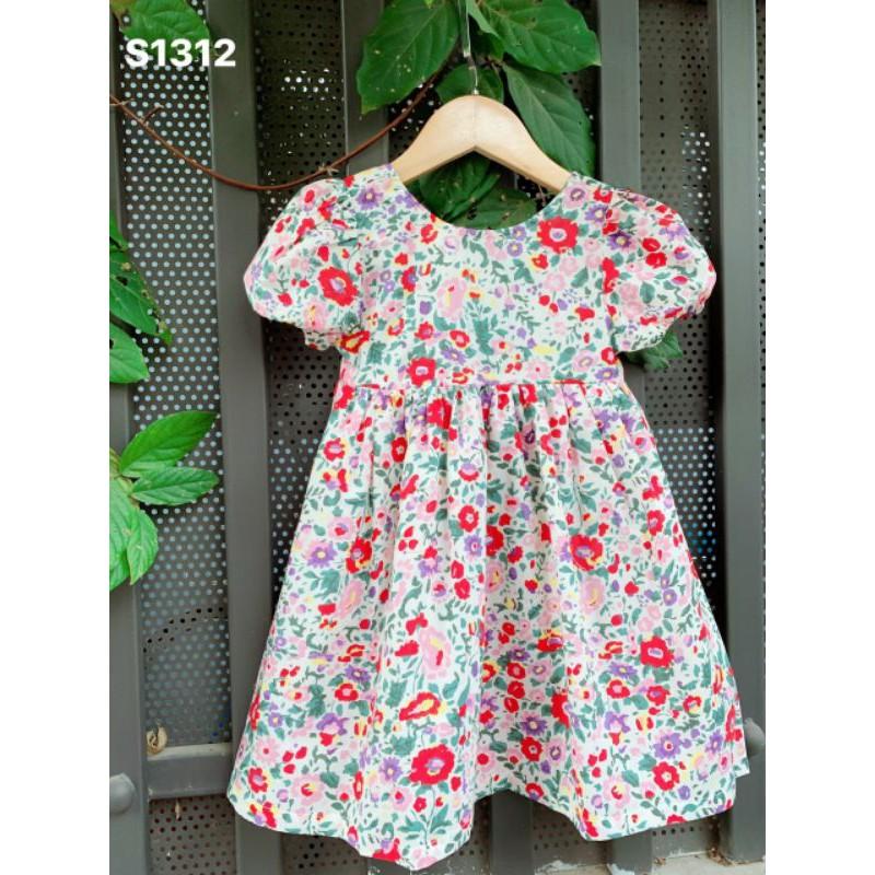 Đầm hoa nhí dây lưng cho bé