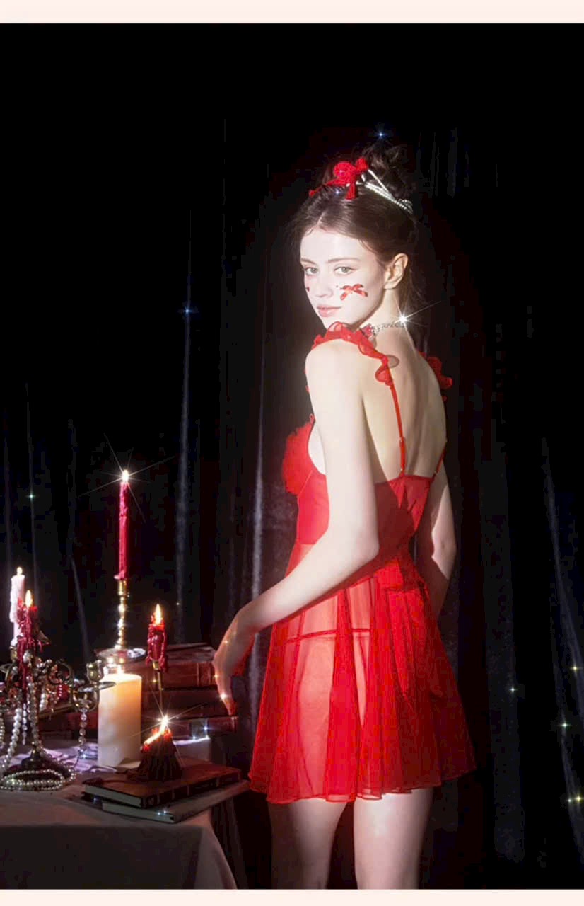 Váy Ngủ D57 Ren Lưới Xuyên Thấu Có Gọng Có Mút Kèm Chip Xinh Xắn