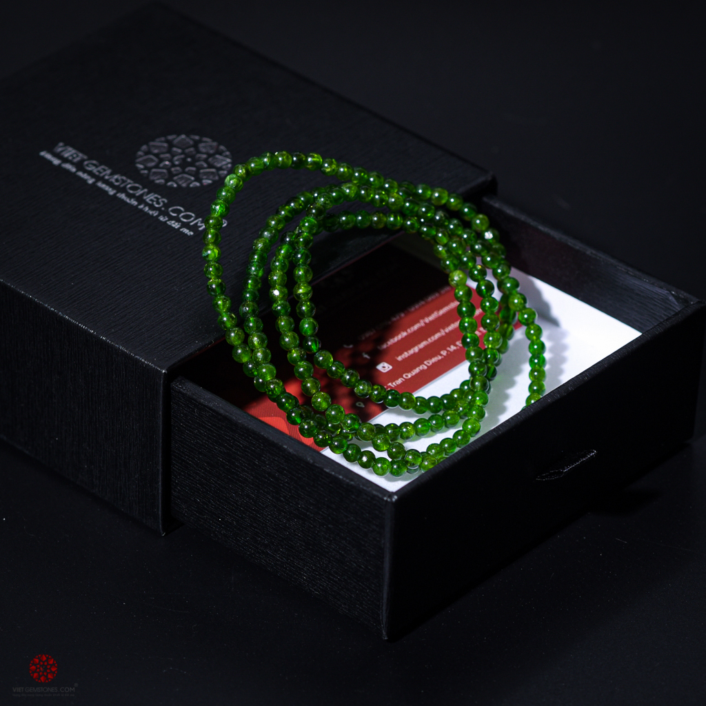 Vòng tay quấn 3 lines đá Diopside 5mm tự nhiên 100% không qua xử lý hợp mệnh Mộc, Hỏa | VietGemstones