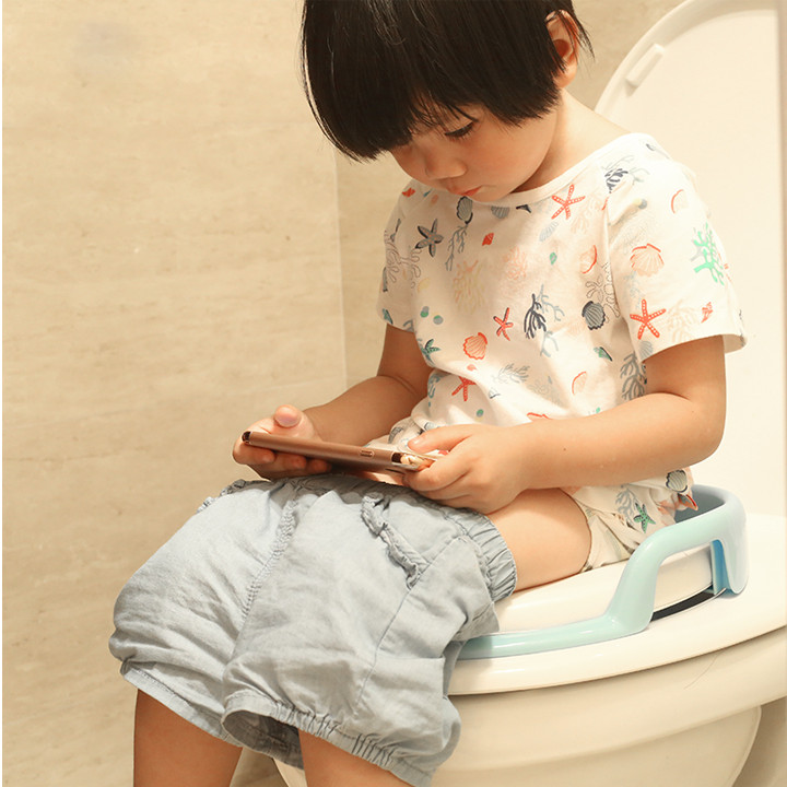 Bệ ngồi toilet cho bé - Bệ đi vệ sinh cho bé - Bệ thu nhỏ bồn cầu cho bé - Bệ lót thủ nhỏ bồn cầu có tay vịn