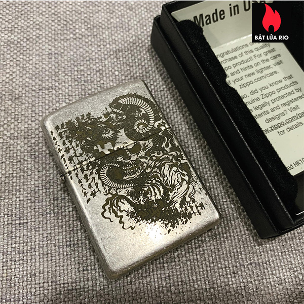 Bật Lửa Zippo Bạc Giả Cổ 121Fb Khắc Skull 10 – Zippo 121Fb.Skull10