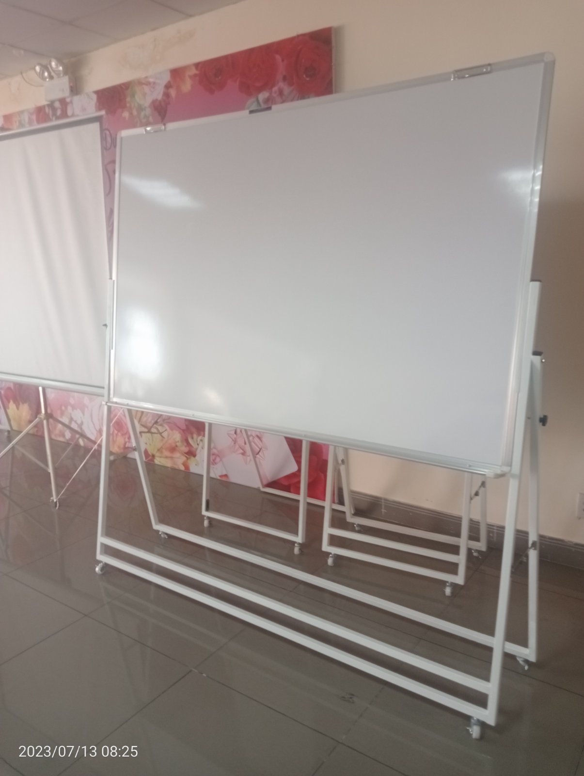 Bảng Flipchart chân gấp viết bút lông từ Laminate KT 120x180cm