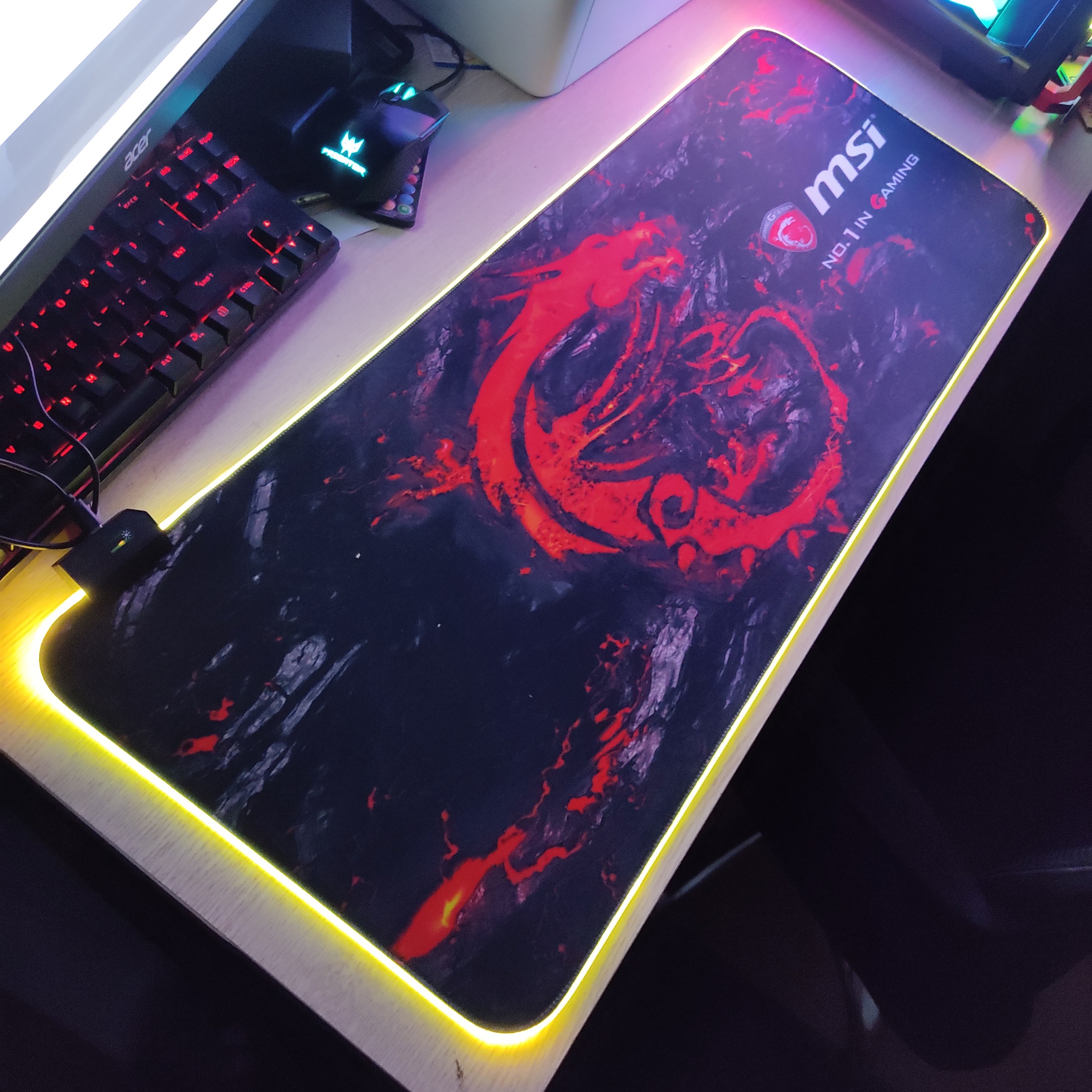 Mouse Pad, bàn di chuột, lót di chuột tích hợp Led RGB MSI sáng viền, kích thước 80cm x 30cm dày 4mm - Hàng nhập khẩu