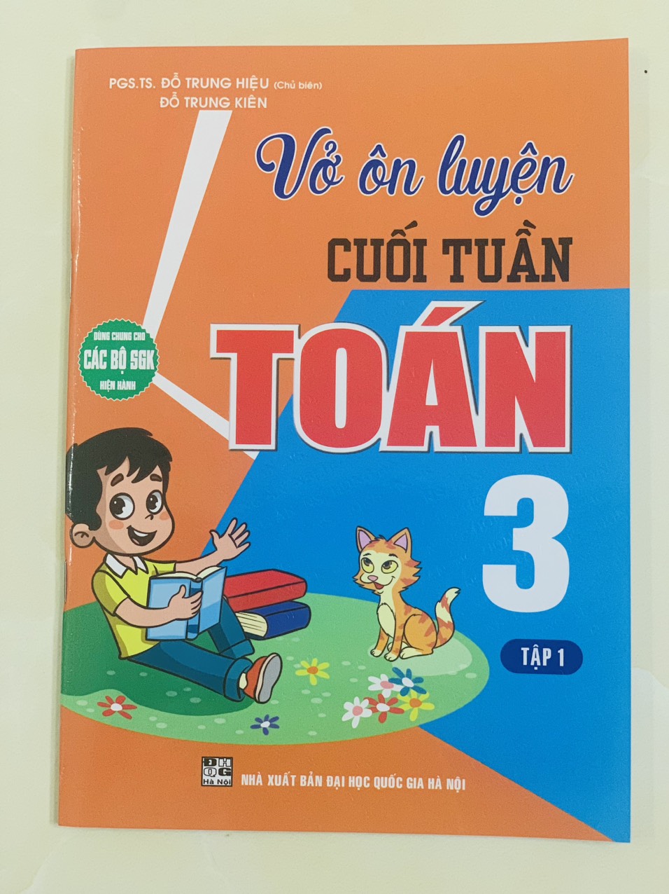 Sách - Vở ôn luyện cuối tuần toán 3 tập 1
