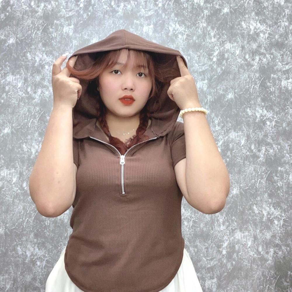 Áo thun tay ngắn croptop bigsize khóa kéo có nón lai bầu chất gân tăm co giãn phom rộng 60-95kg G32 - Đen