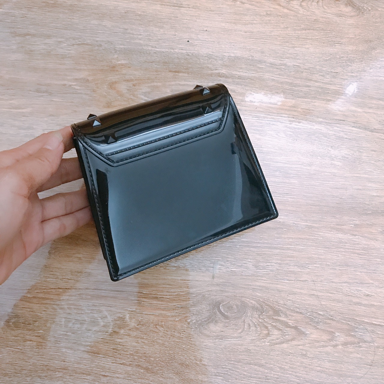 Túi nhựa đinh mini kèm dây đeo chéo cho bé hay người lớn đều đẹp